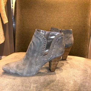 Vince Camuto Gray Suede Bootie, 10 M